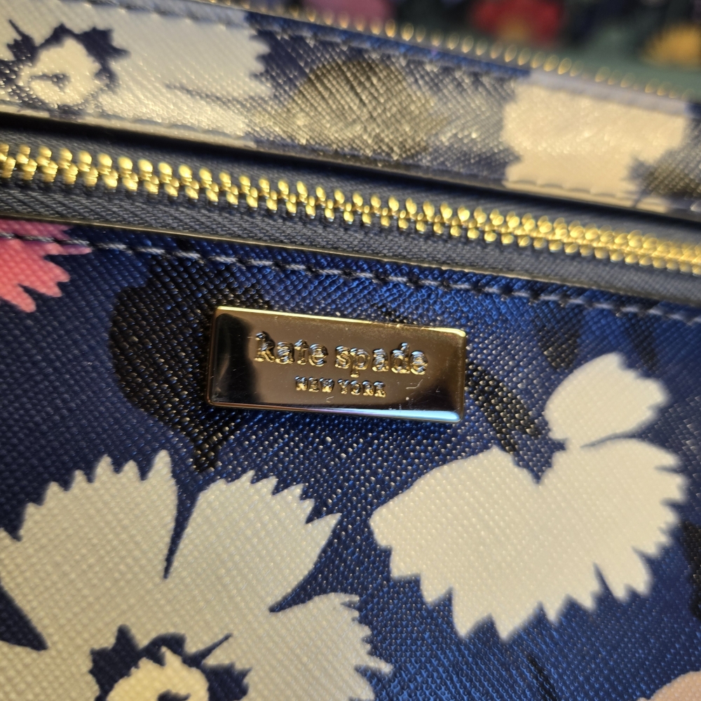 KATE SPADE NWOT Shore Street Gala Blue Floral Tinie Wristlet - Picture 8 of 10